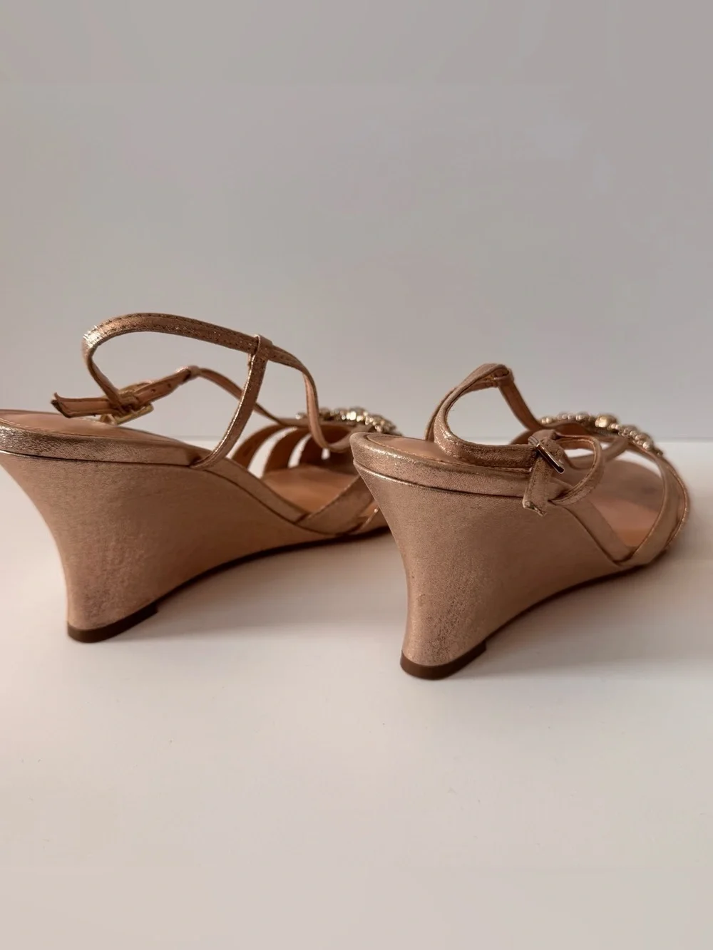 Nina Viani Dress Wedge Heel Sandal, Metallic Taupe Gold, Crystal Accents, sz 8.5